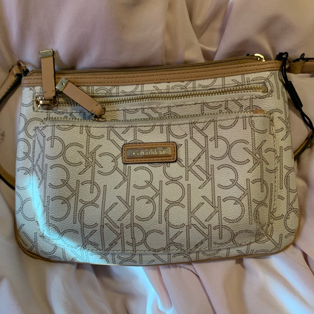 Calvin Klein Crossbody😍